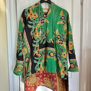 Kantha Bae Size Large Hoodie